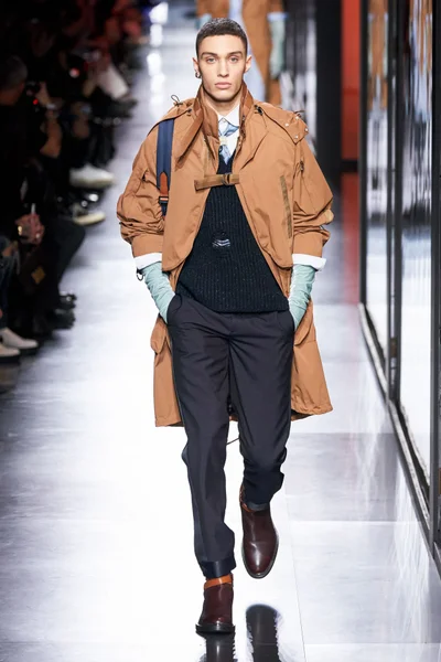 Look 9